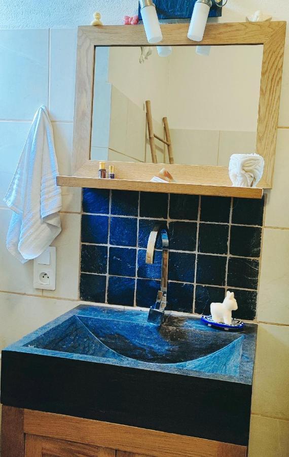 Saumane Chambres D'Hotes Dans Mas Avec Jardin En Bord De Riviere מראה חיצוני תמונה